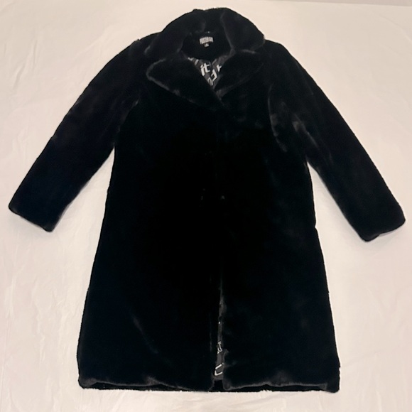 POSTER GIRL SPELL IT OUT FOR YOU FAUX FUR COAT - Picture 2 of 6